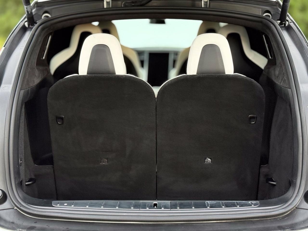 Tesla Model X  2018