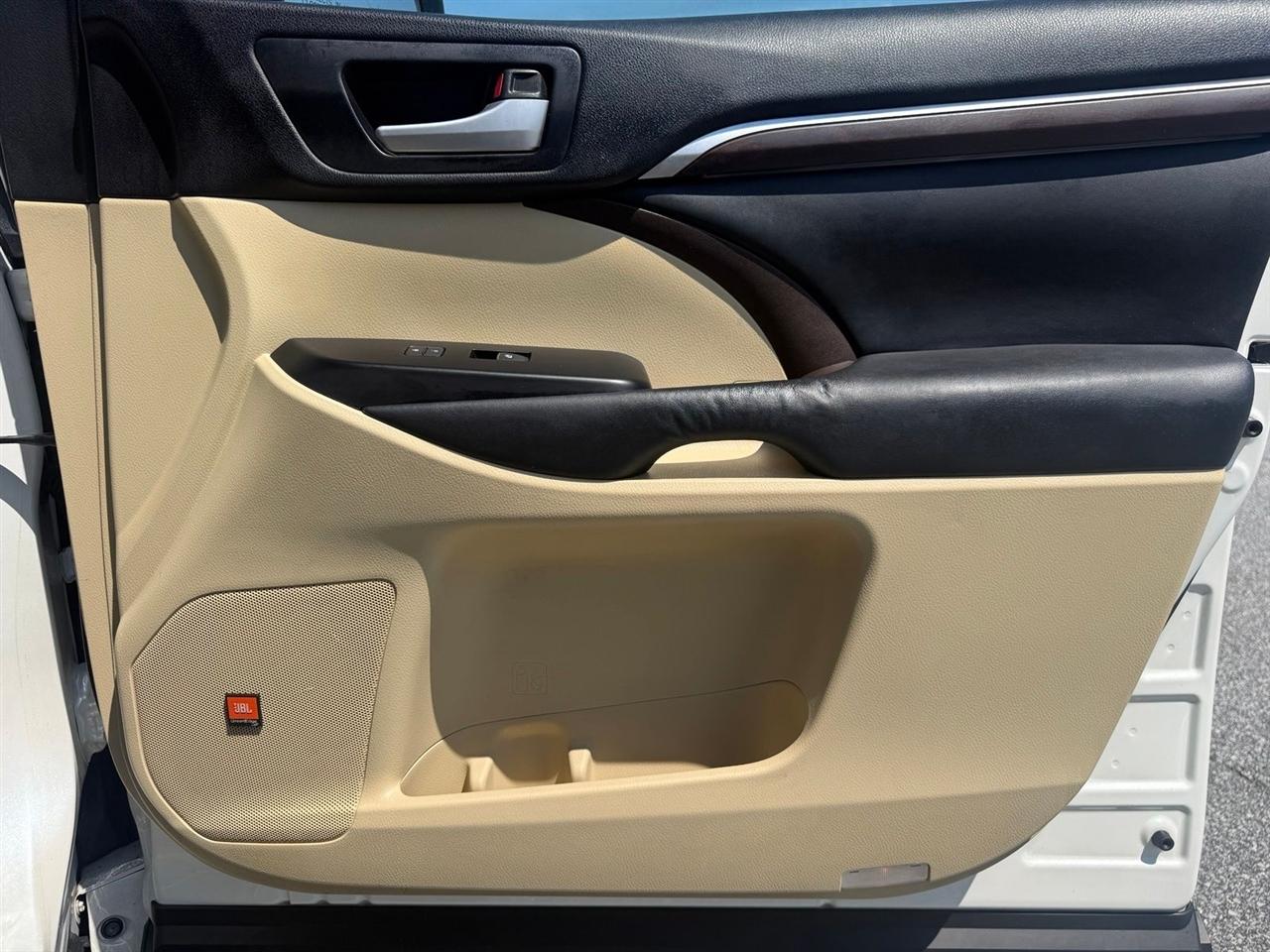Toyota Highlander  2015