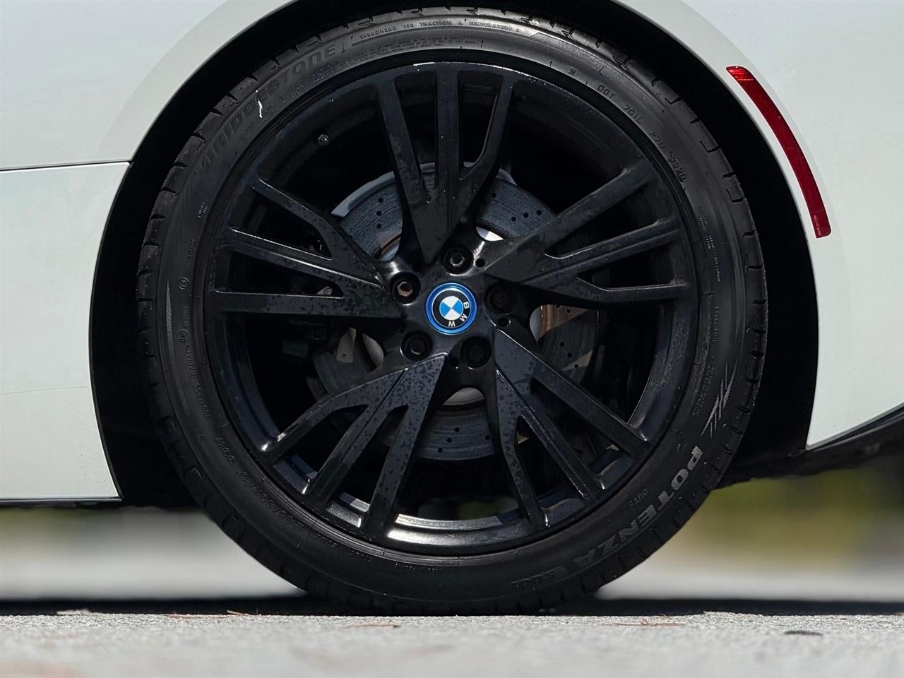 BMW i8  2016