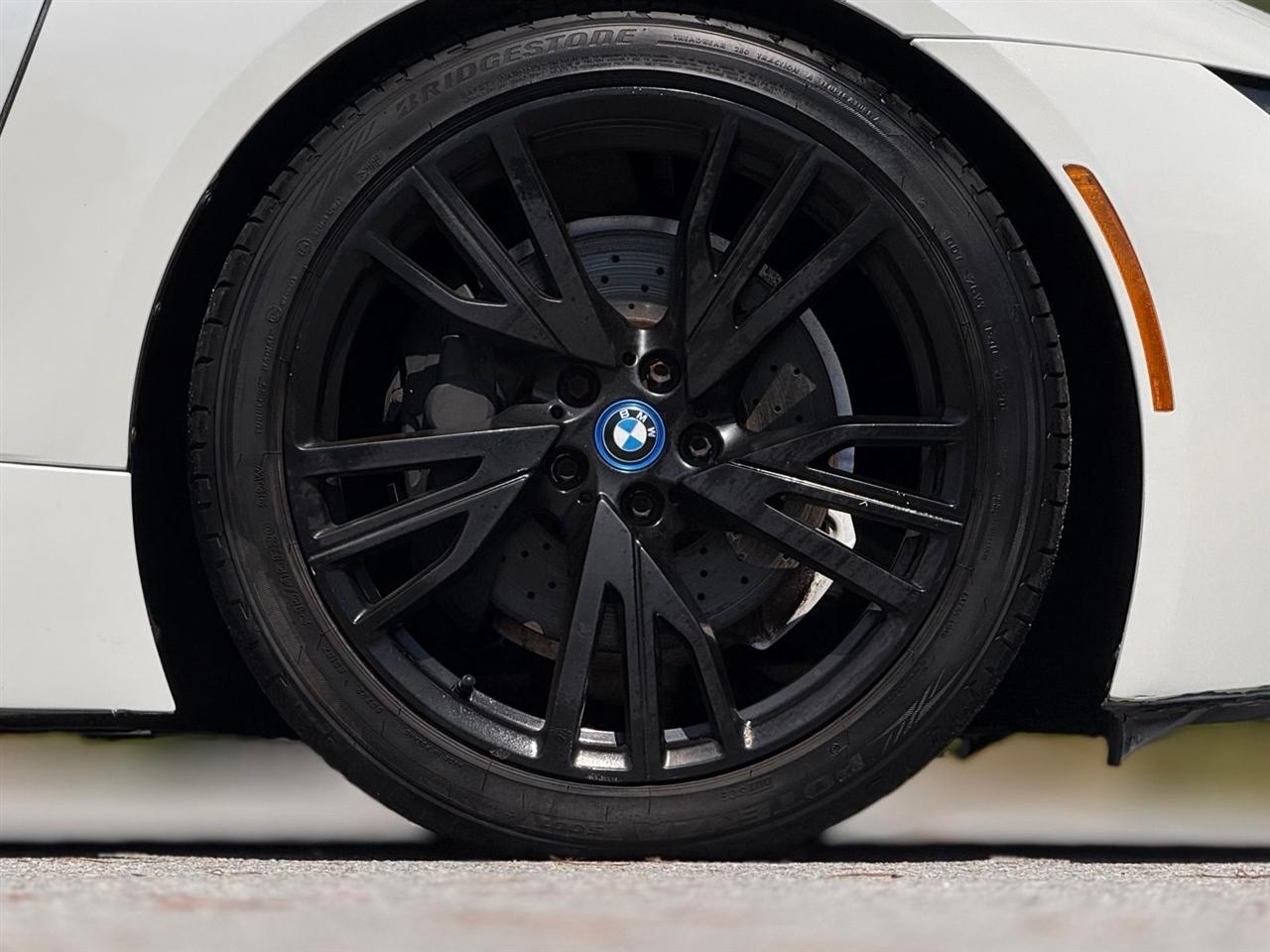 BMW i8  2016