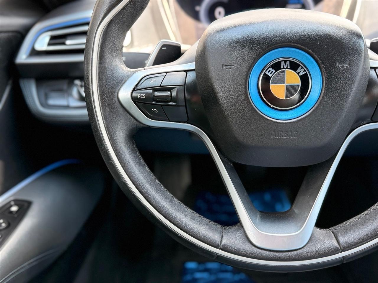 BMW i8  2016