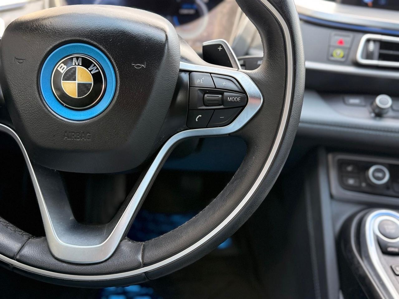 BMW i8  2016