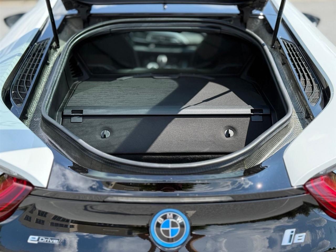 BMW i8  2016