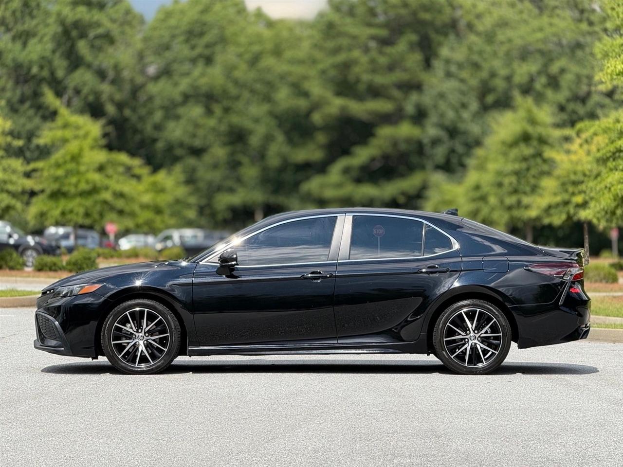 Toyota Camry  2021