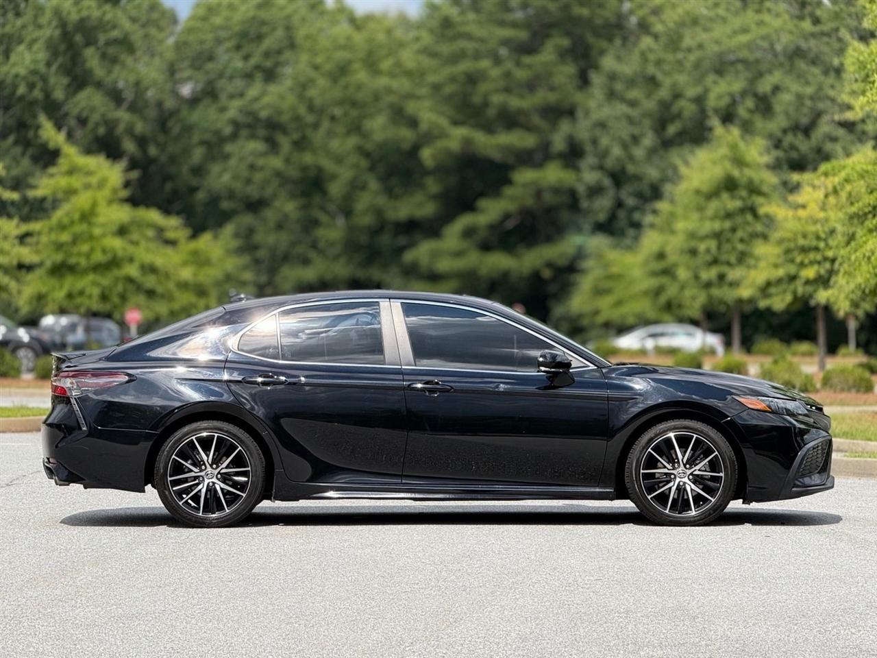 Toyota Camry  2021