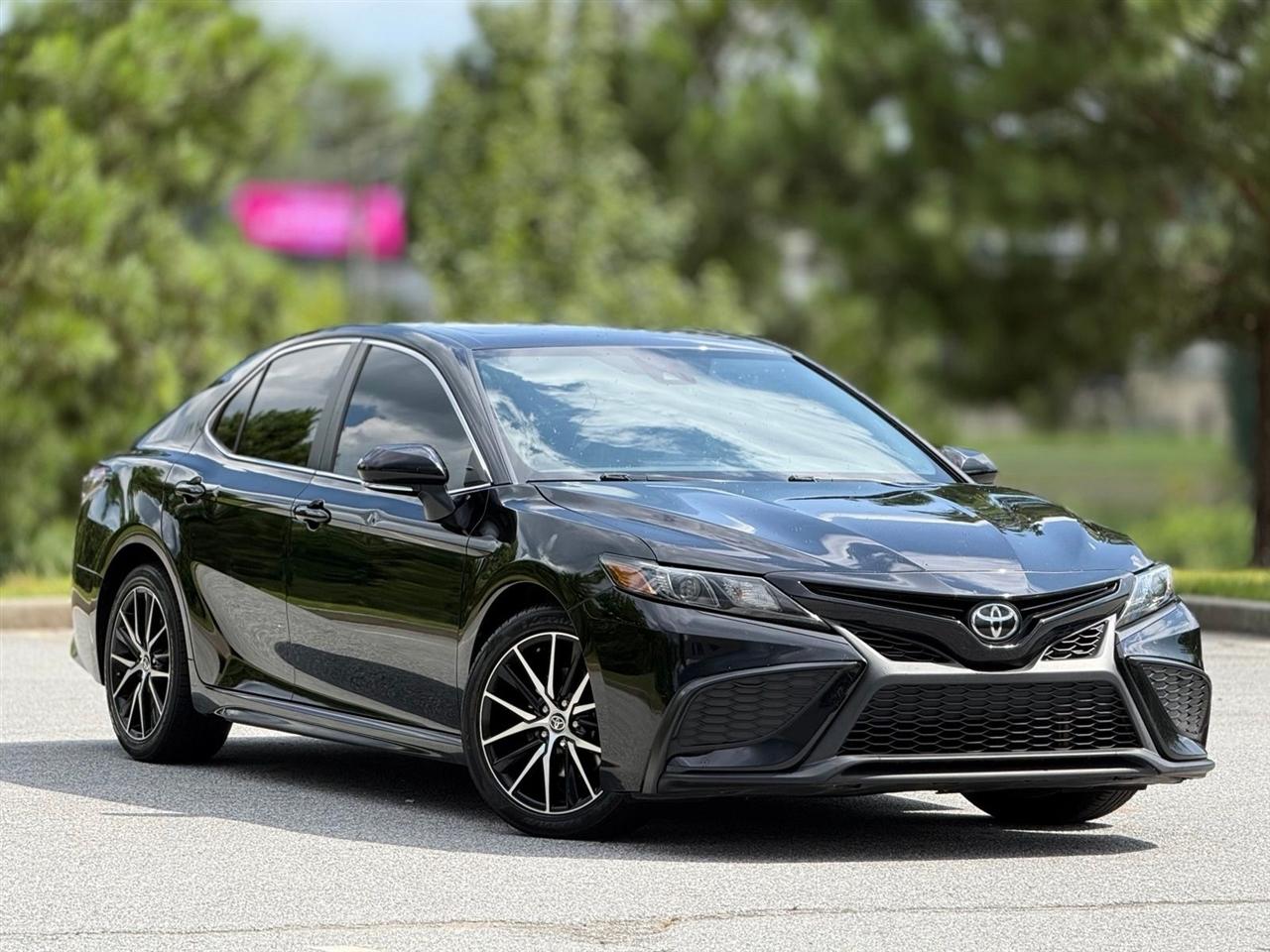 Toyota Camry  2021