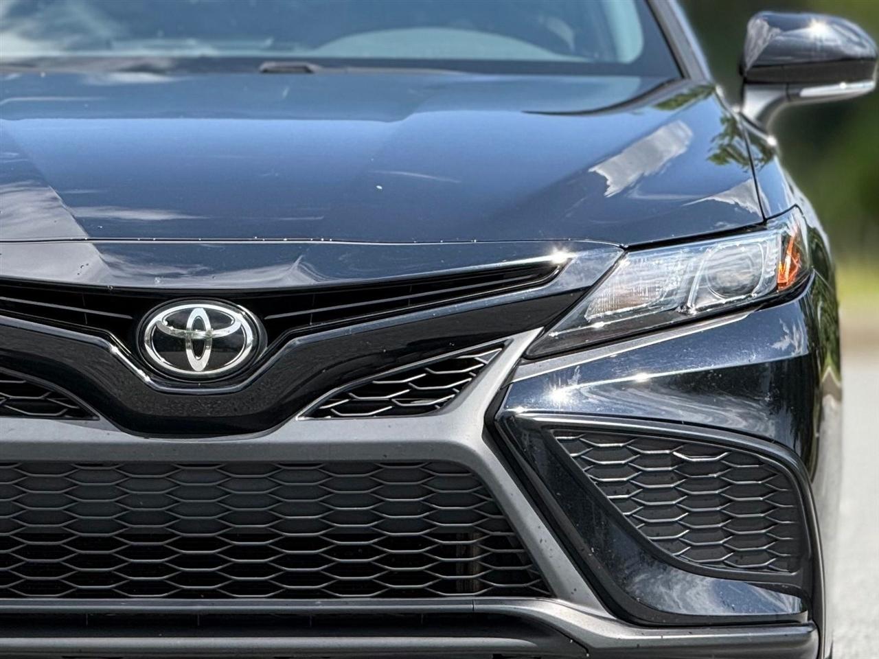 Toyota Camry  2021