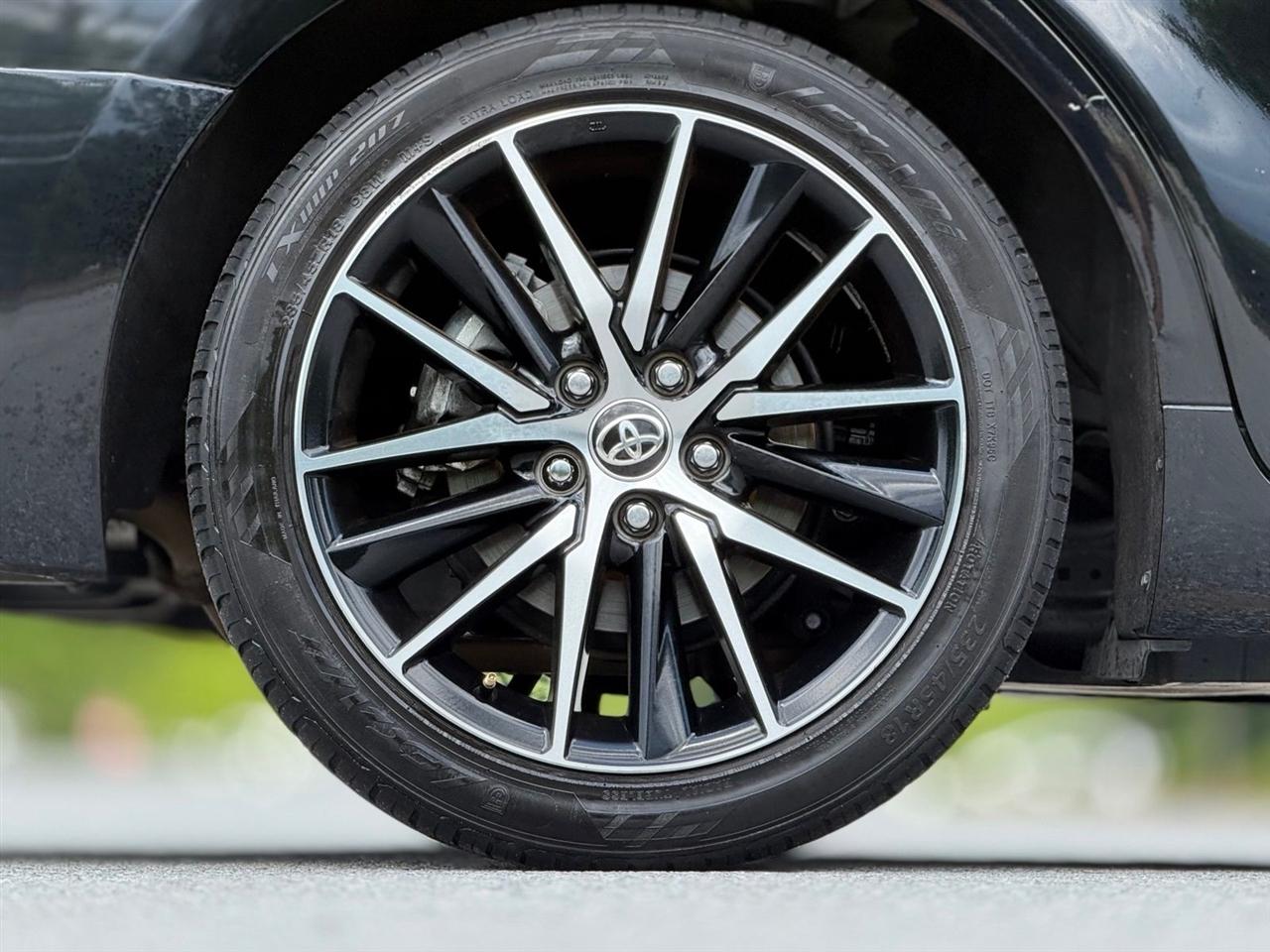 Toyota Camry  2021