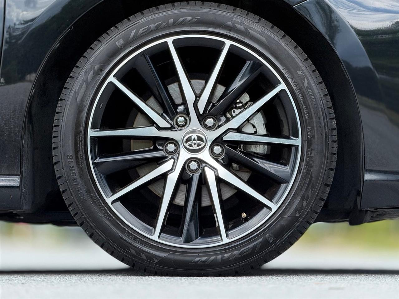 Toyota Camry  2021