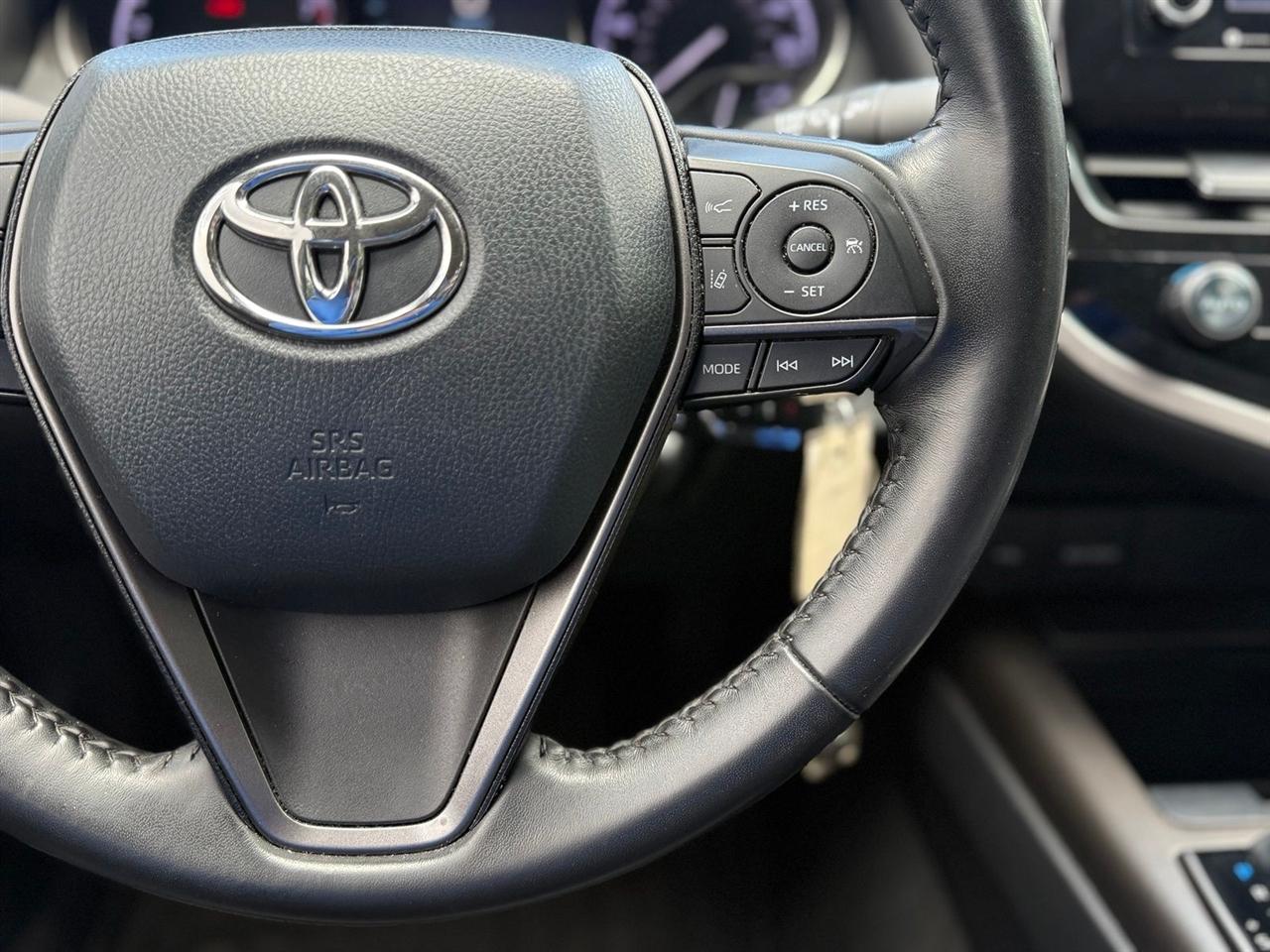 Toyota Camry  2021