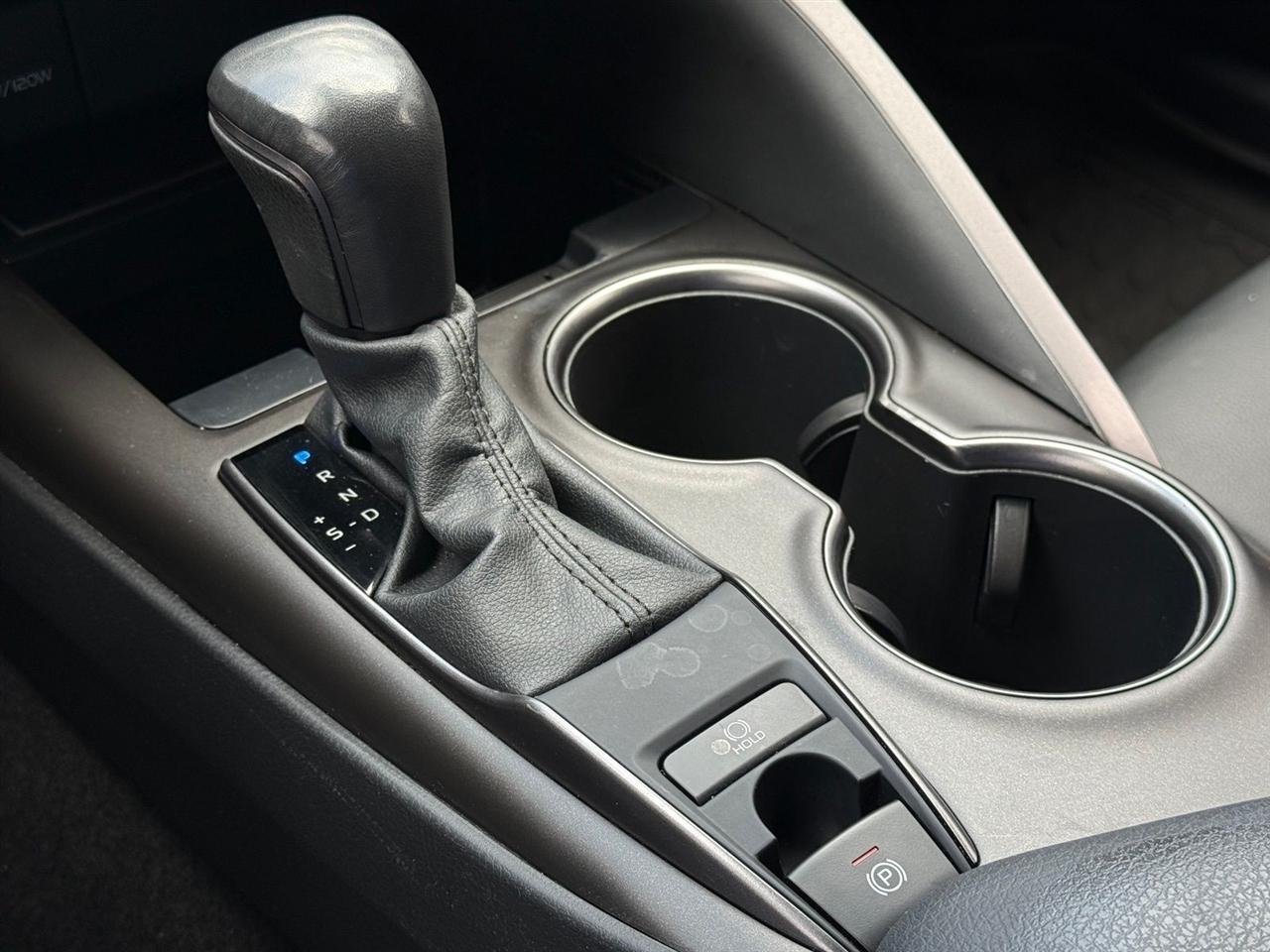 Toyota Camry  2021