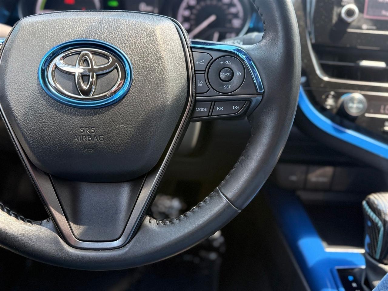 Toyota Camry  2023