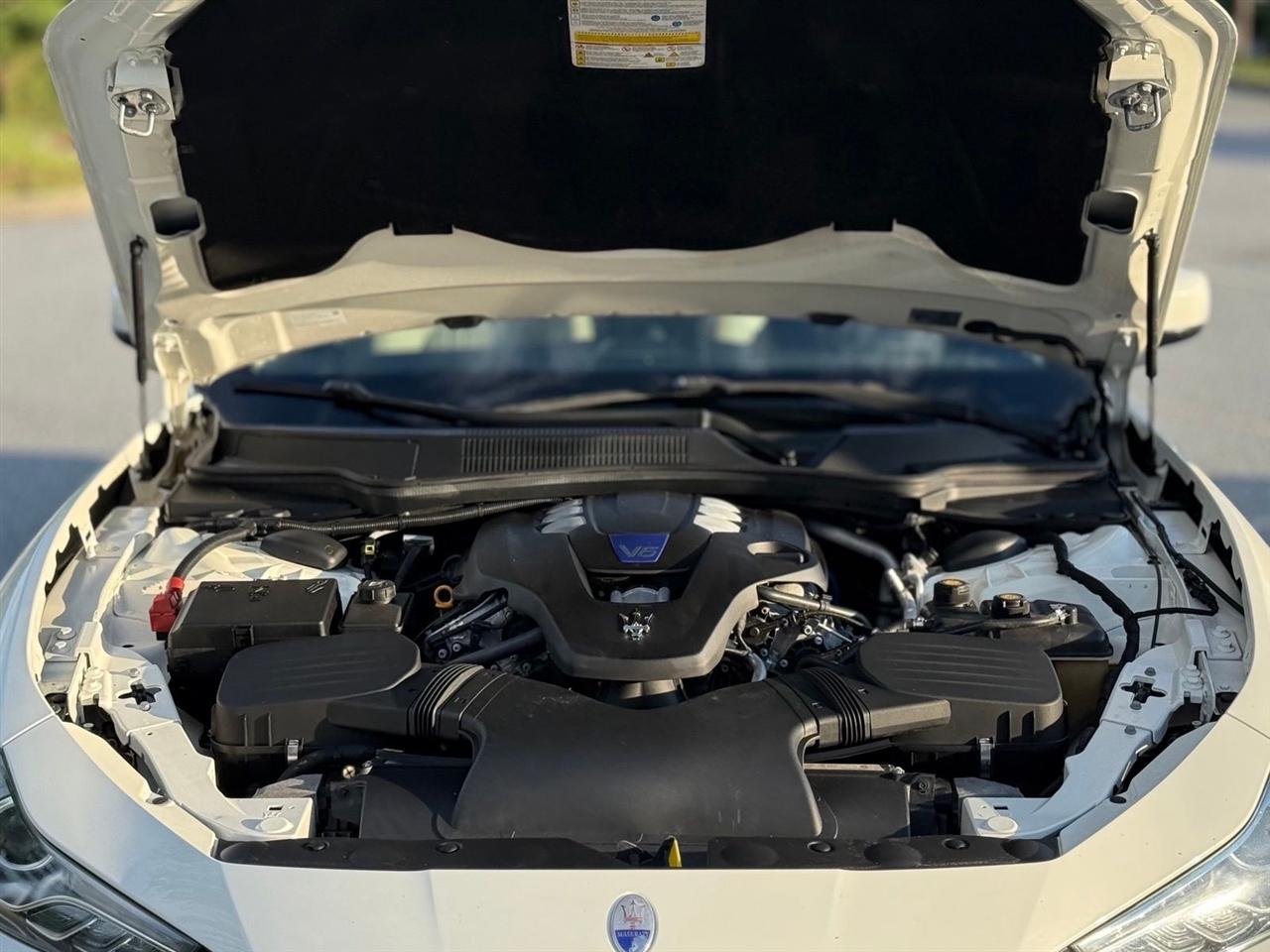 Maserati Ghibli  2014