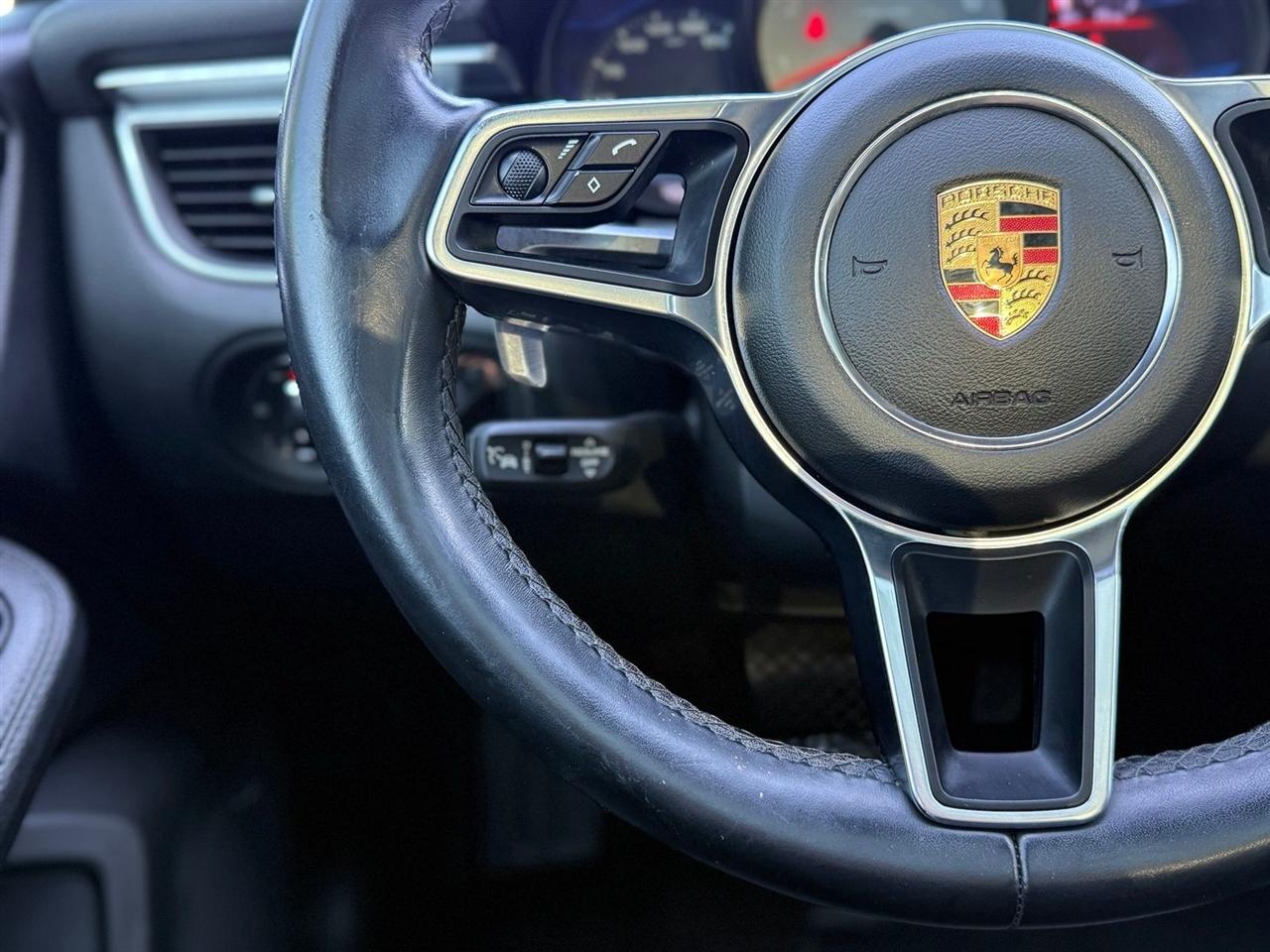 Porsche Macan  2018