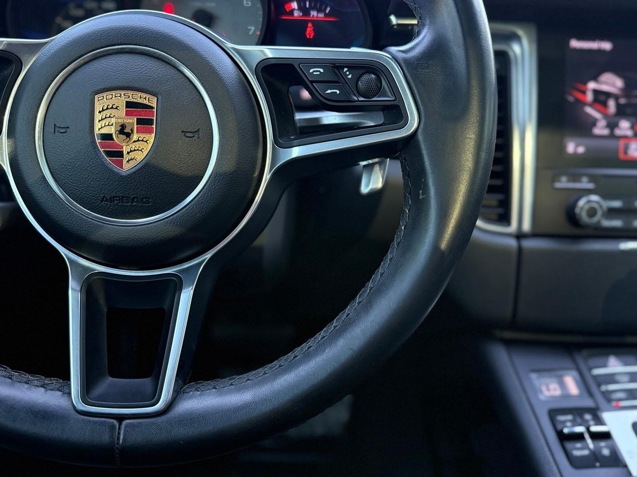 Porsche Macan  2018