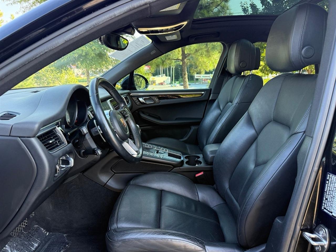 Porsche Macan  2018
