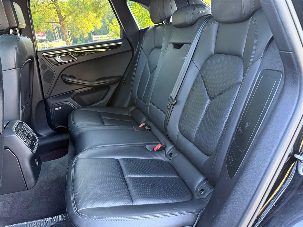 Porsche Macan  2018