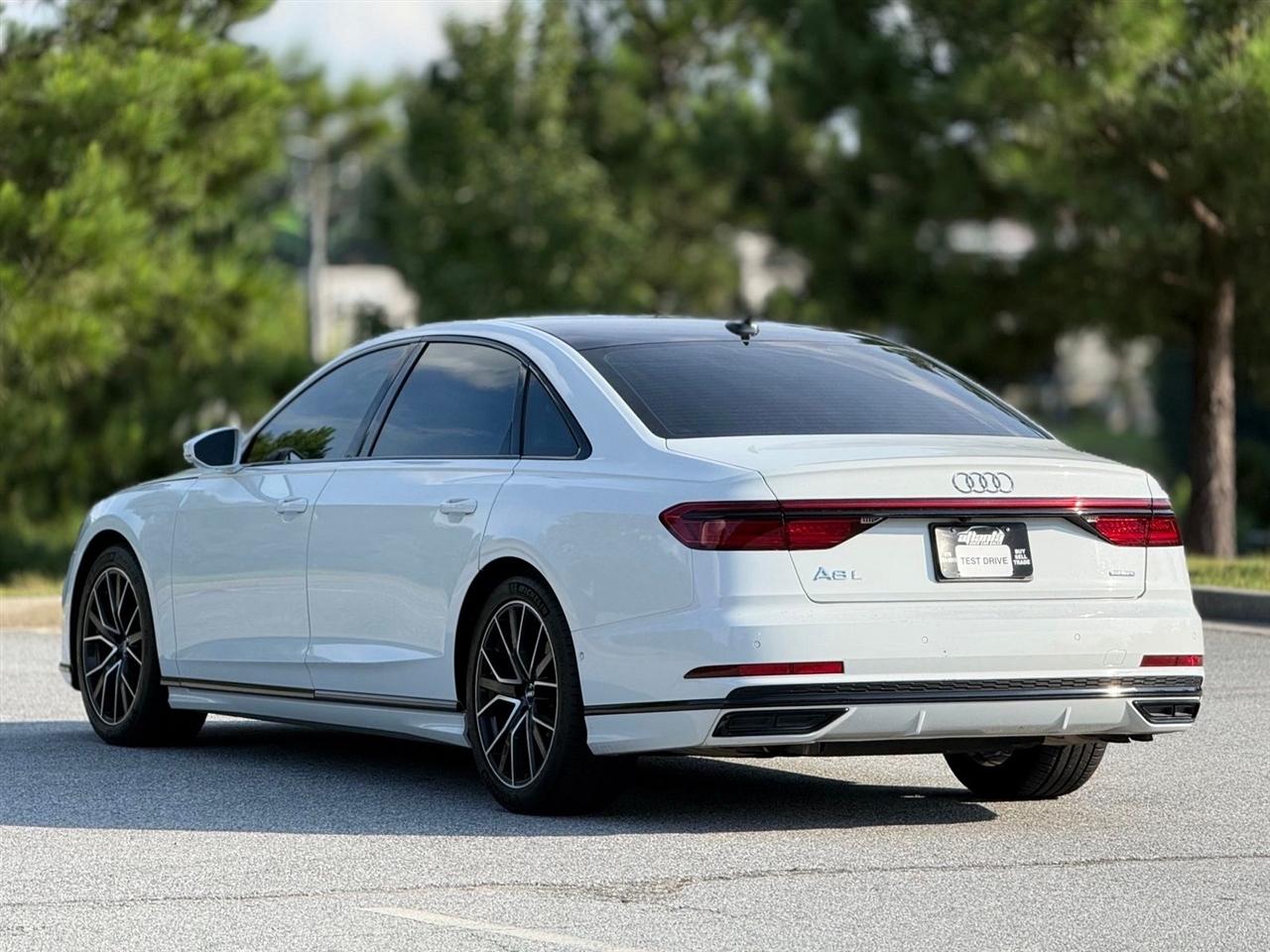 Audi A8 L  2020