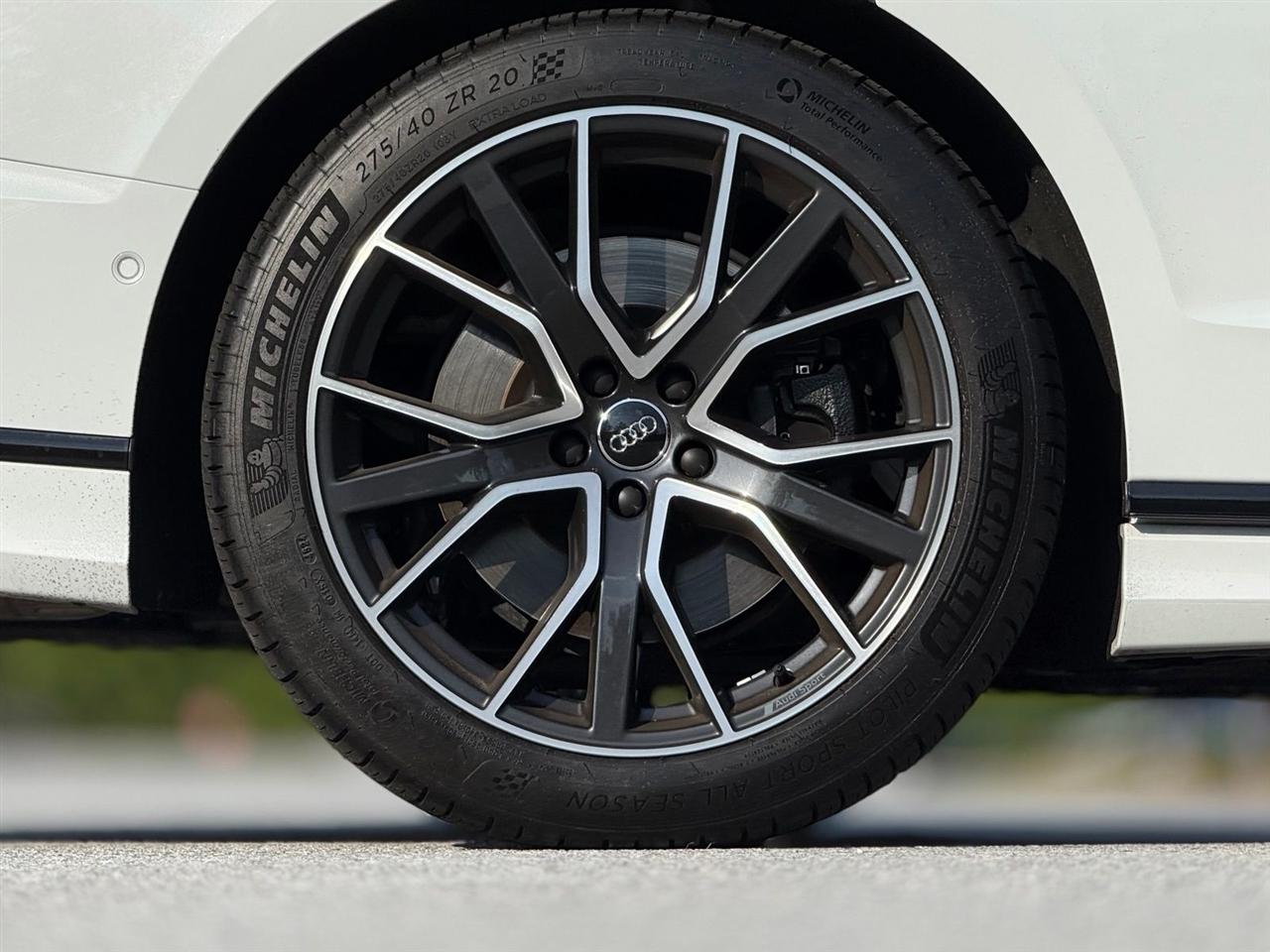 Audi A8 L  2020