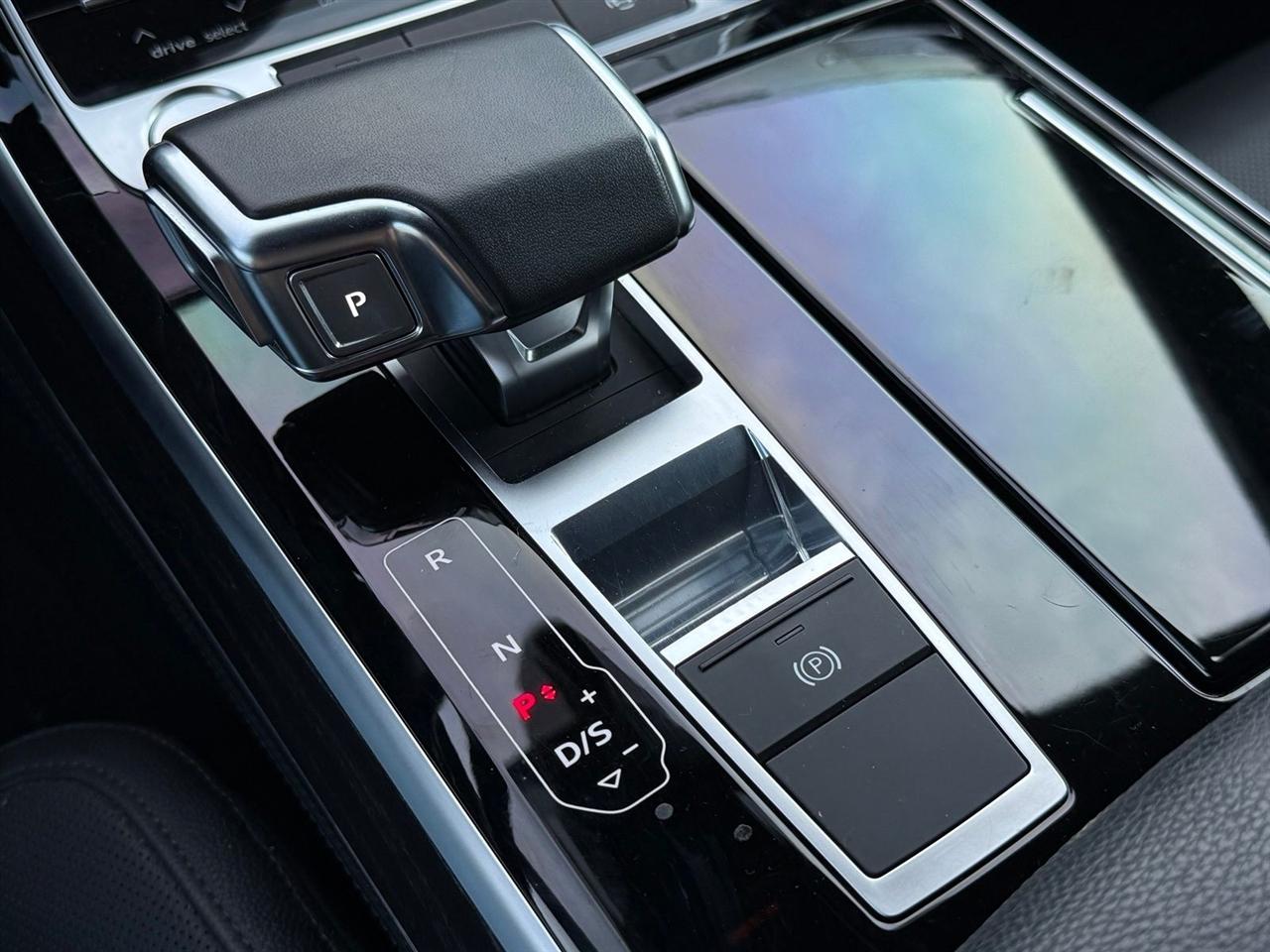 Audi A8 L  2020