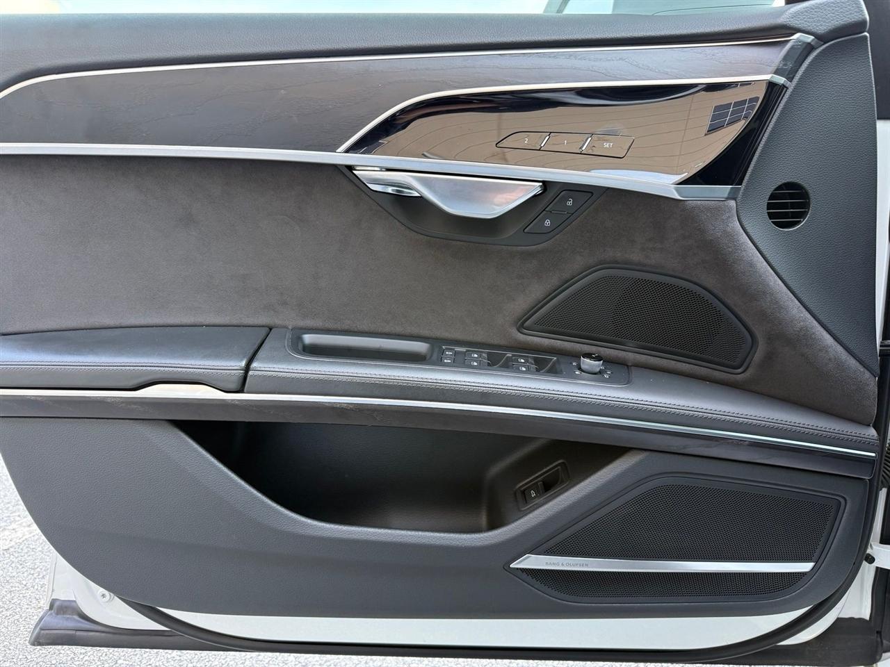 Audi A8 L  2020