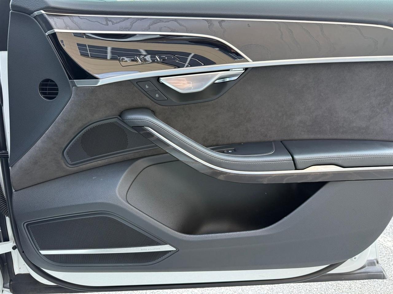 Audi A8 L  2020