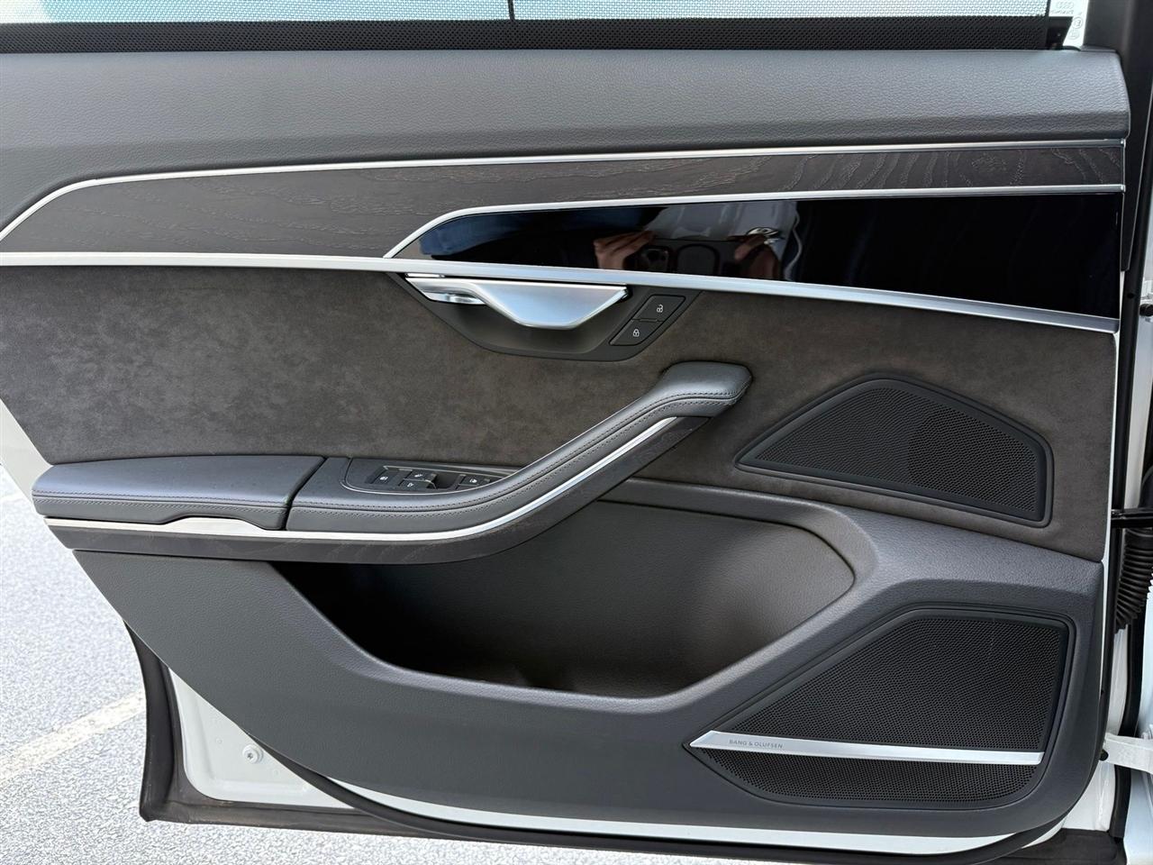 Audi A8 L  2020