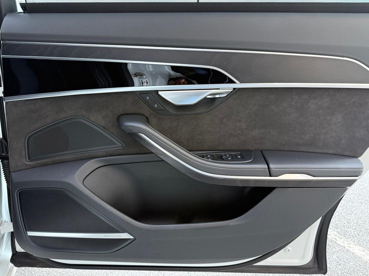 Audi A8 L  2020