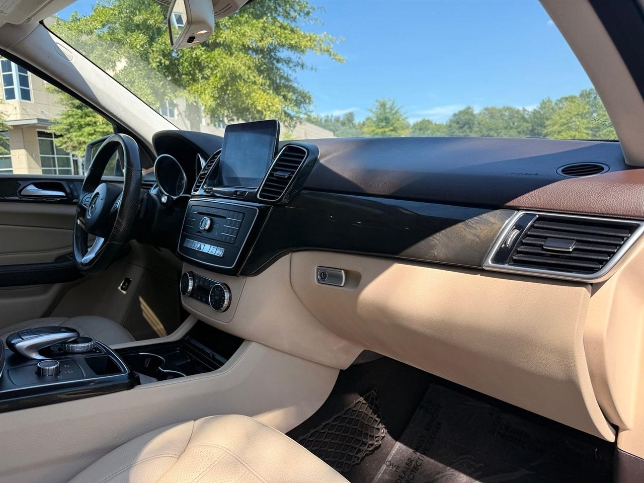 Mercedes-Benz GLE  2017