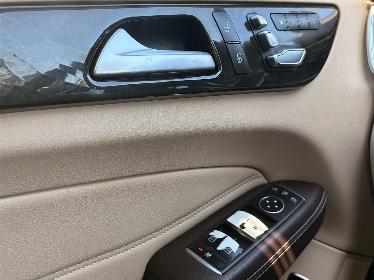 Mercedes-Benz GLE  2017