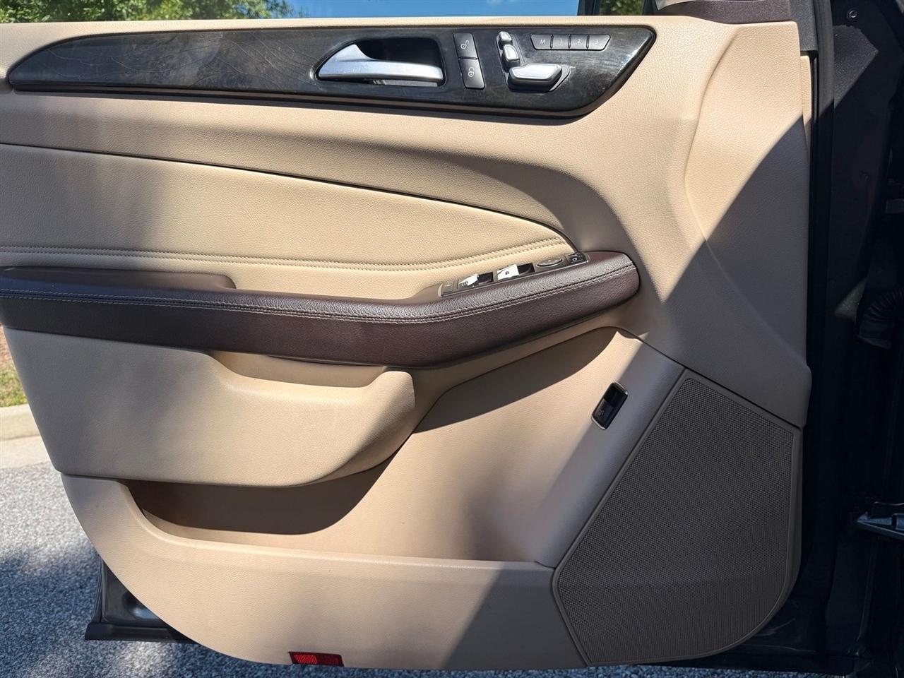 Mercedes-Benz GLE  2017