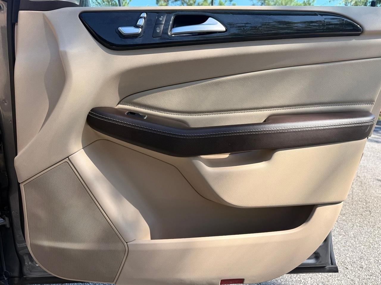 Mercedes-Benz GLE  2017
