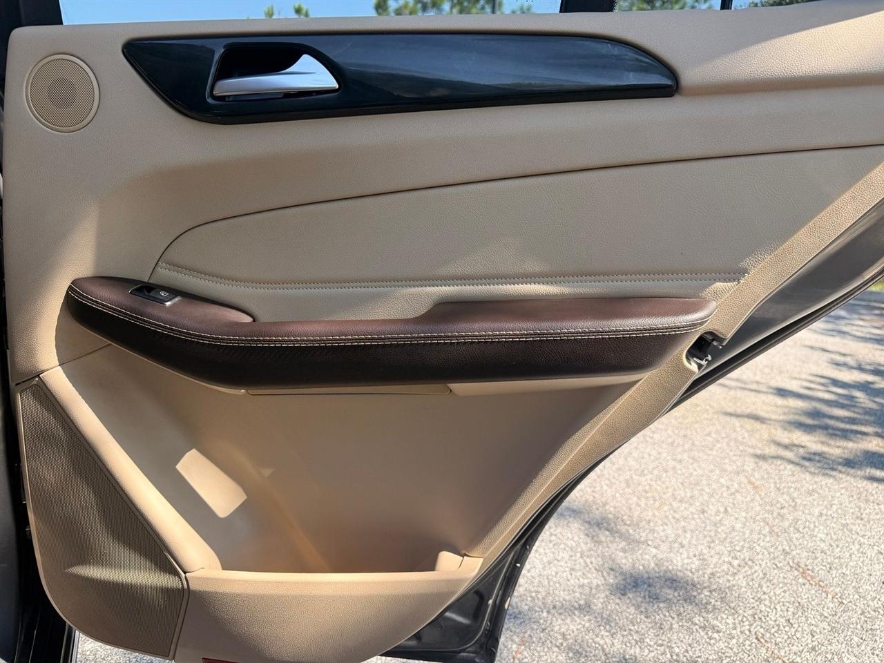 Mercedes-Benz GLE  2017