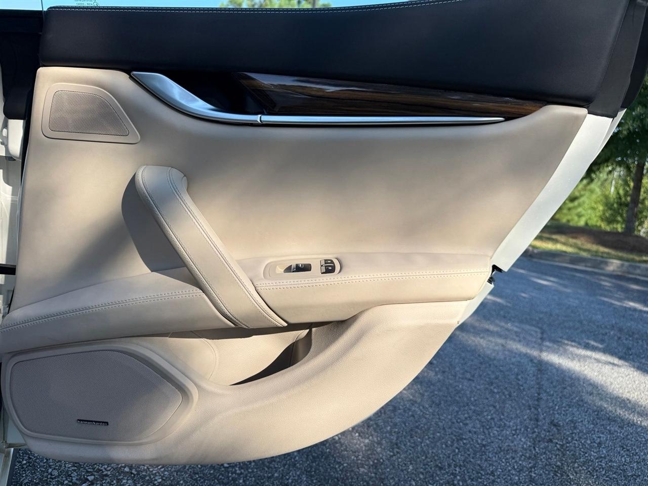 Maserati Ghibli  2017