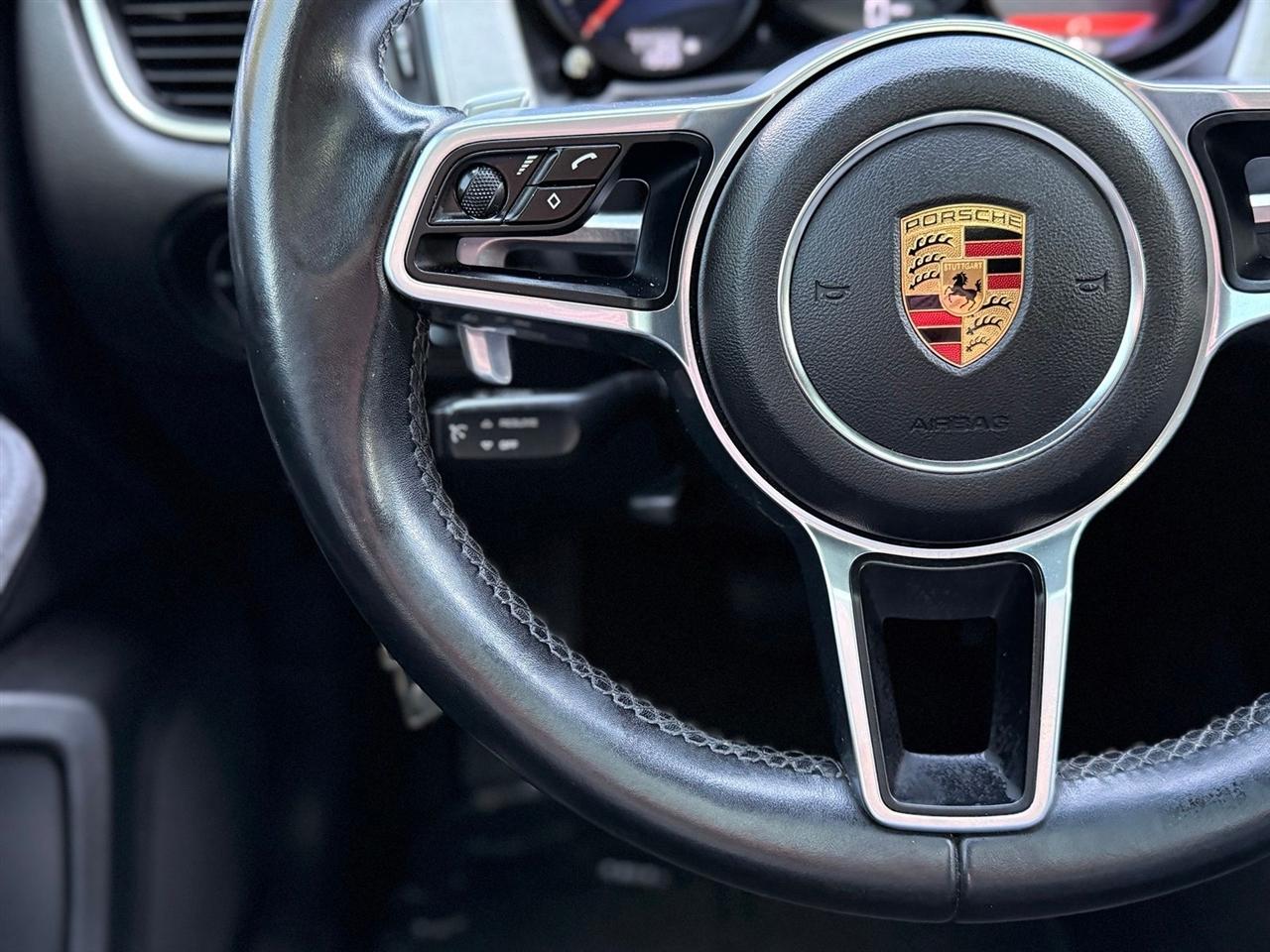 Porsche Macan  2017