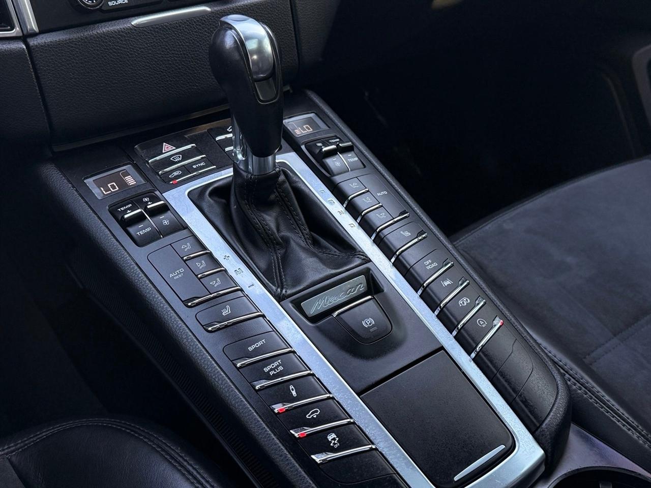 Porsche Macan  2017