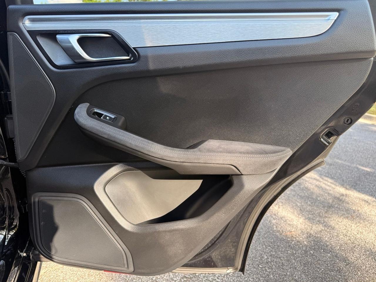Porsche Macan  2017
