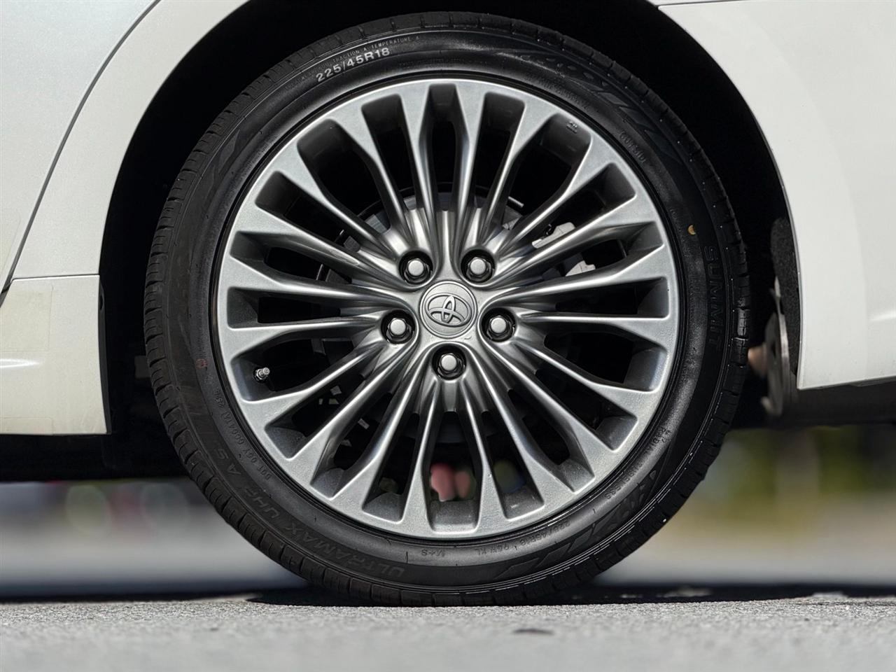 Toyota Avalon  2016