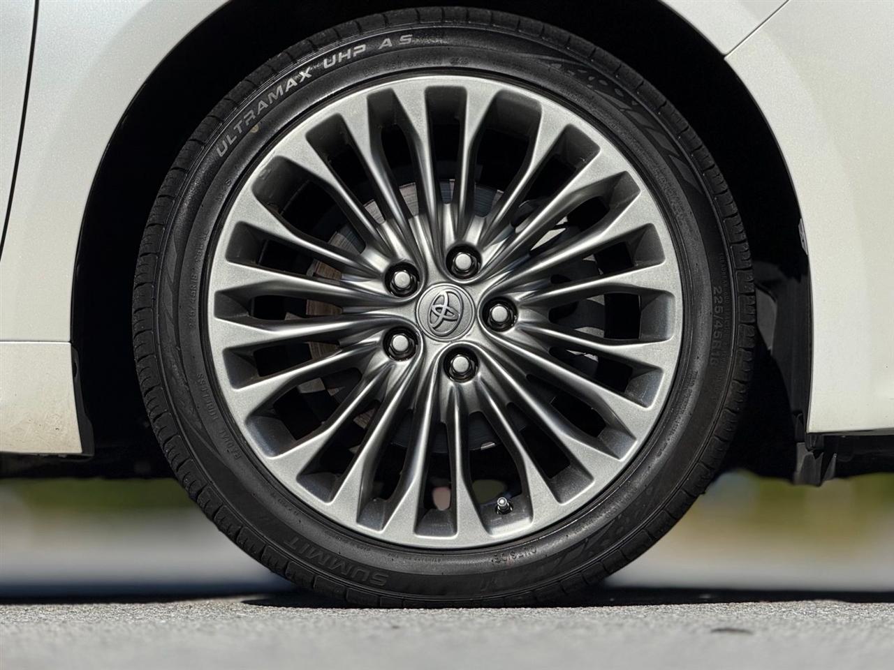 Toyota Avalon  2016