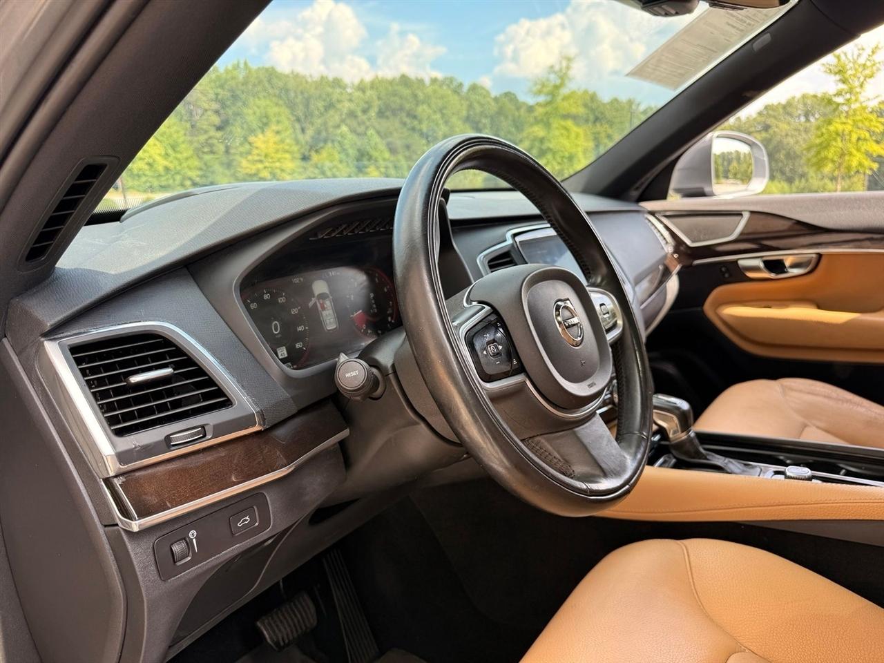Volvo XC90  2019