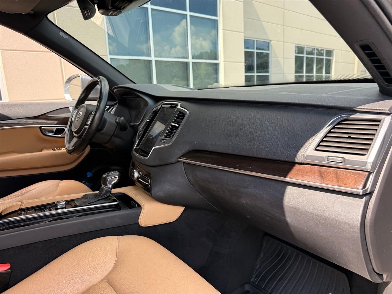 Volvo XC90  2019