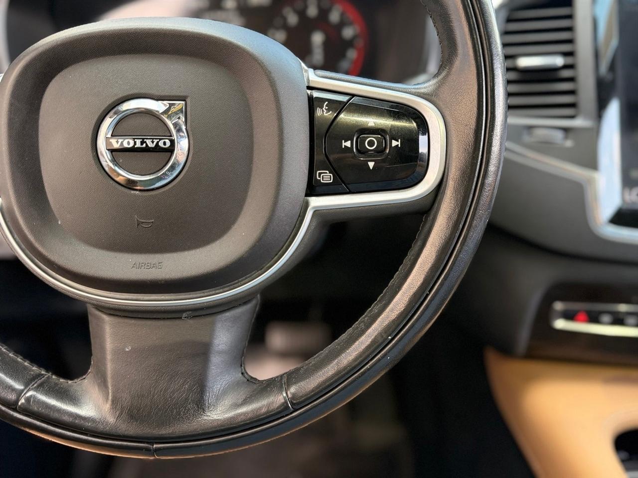 Volvo XC90  2019