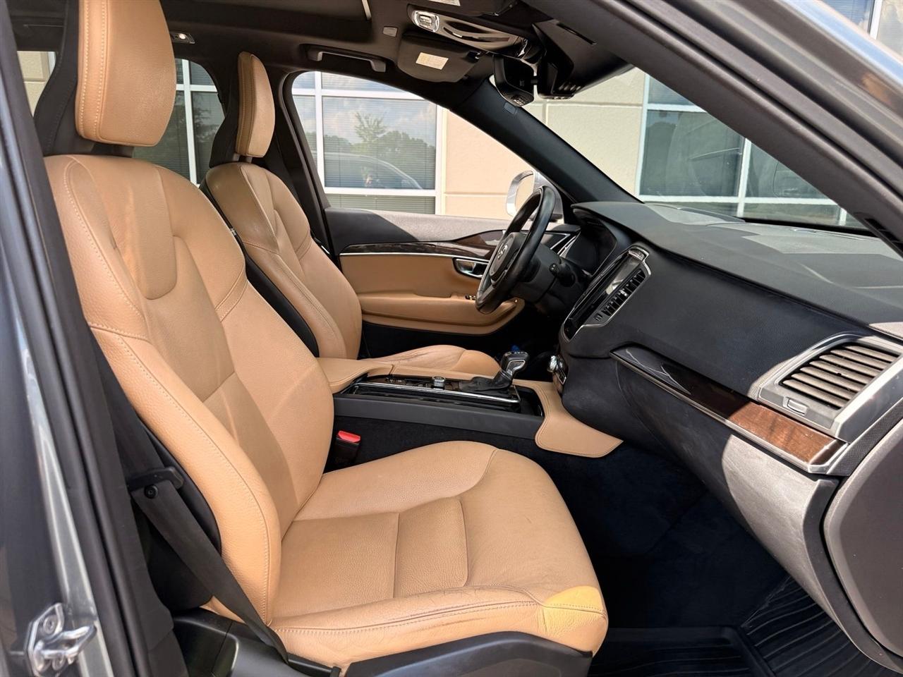 Volvo XC90  2019