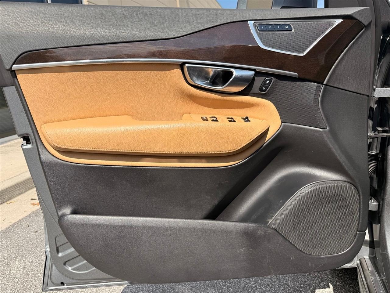 Volvo XC90  2019