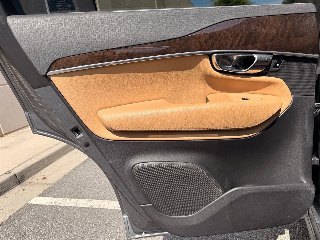 Volvo XC90  2019