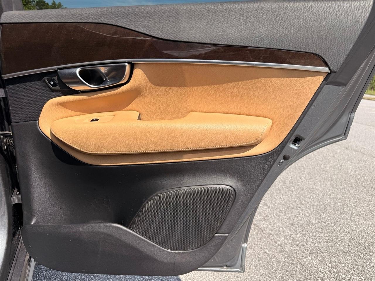 Volvo XC90  2019