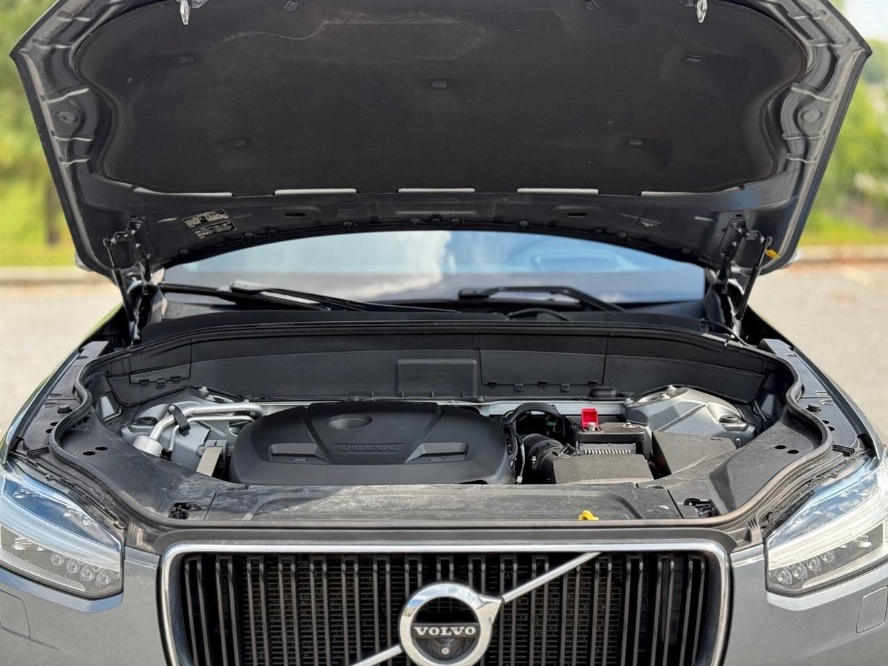 Volvo XC90  2019