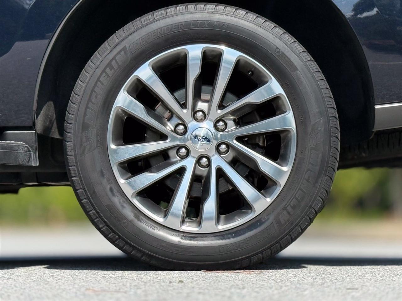 Ford Expedition photo 19