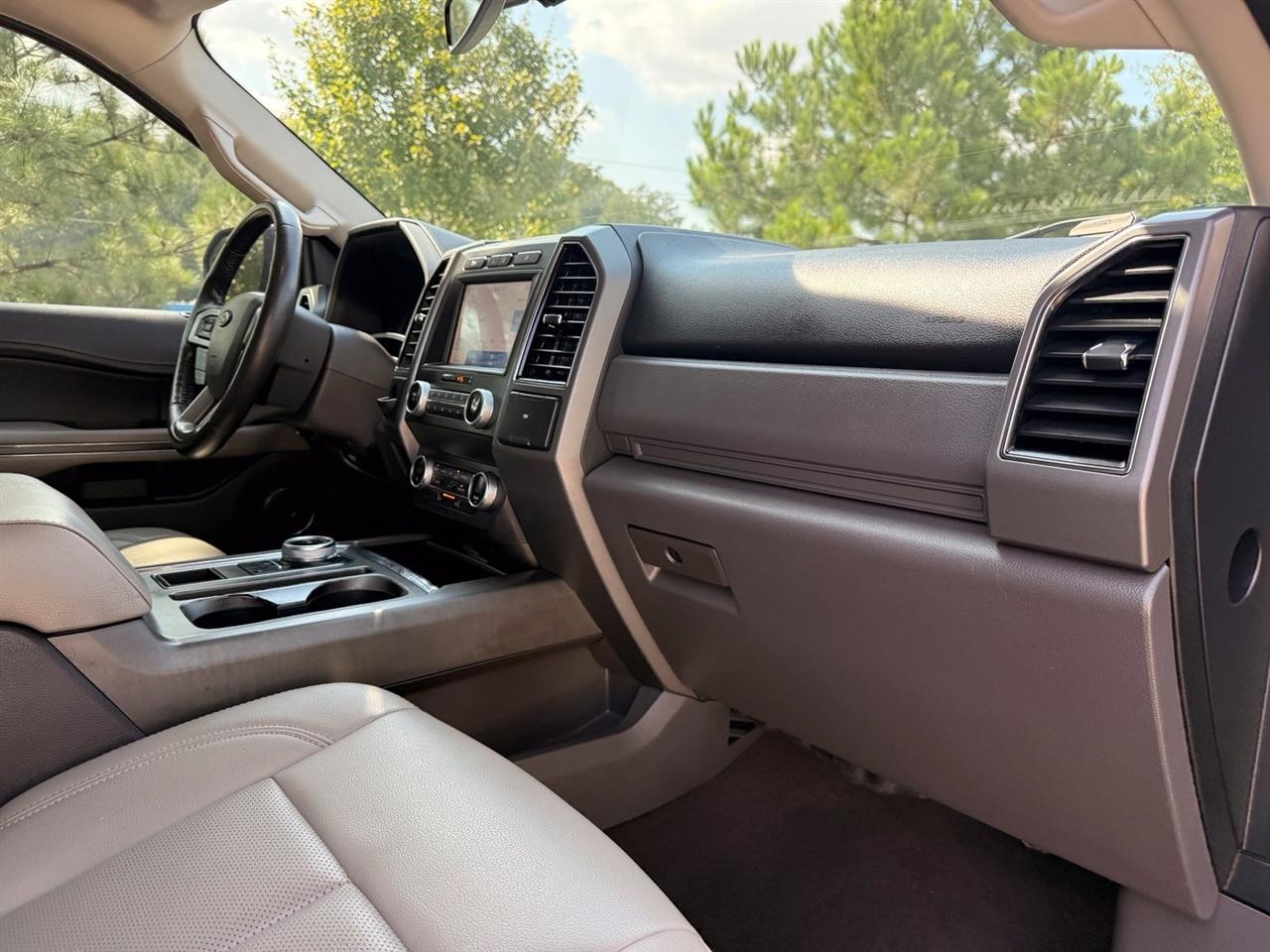 Ford Expedition photo 24