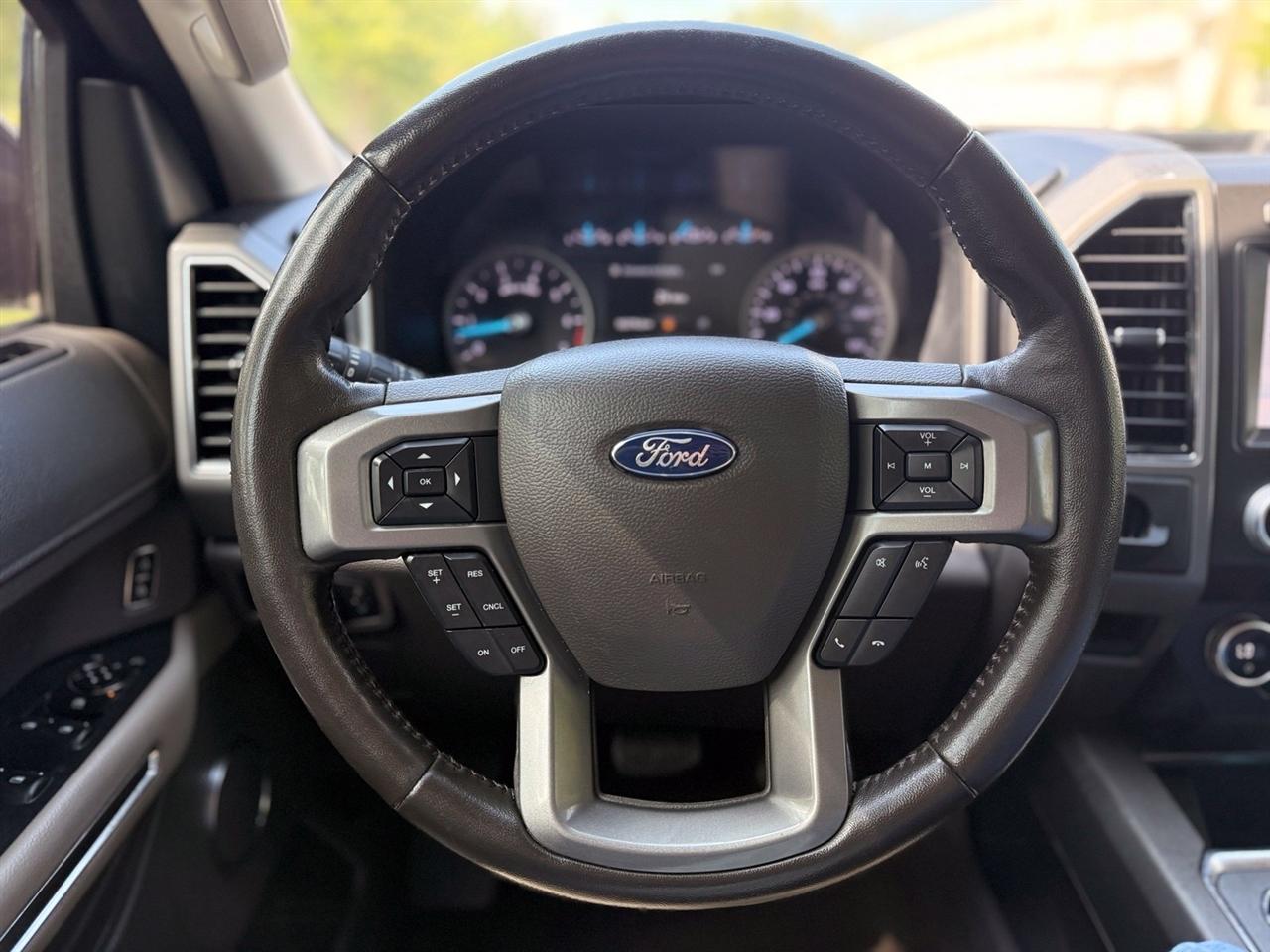 Ford Expedition photo 25